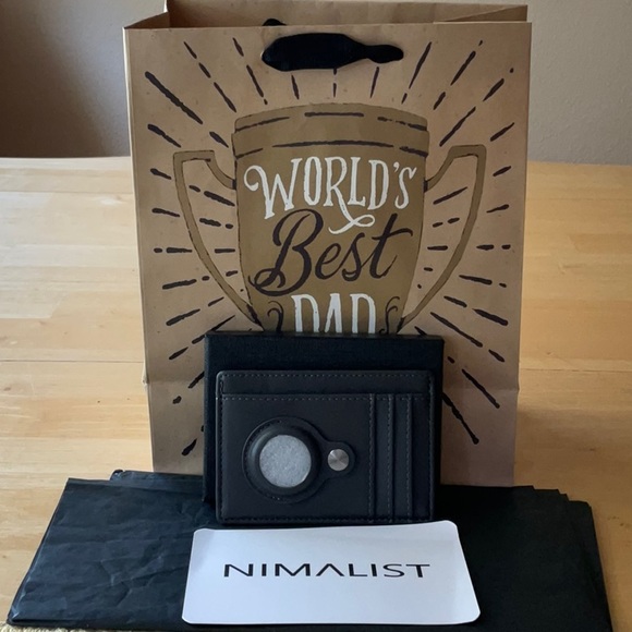 NIMALIST LEATHER AIRTAG WALLET - Picture 10 of 16